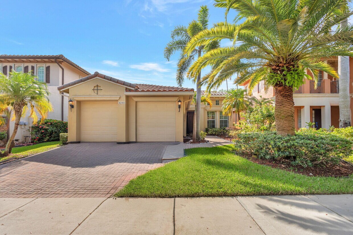 Foto principal - 8240 NW 105th Ln