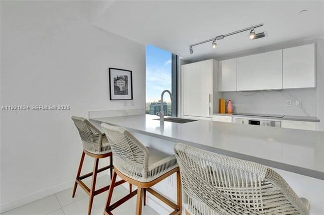 Foto del edificio - 501 NE 31st St