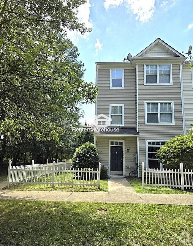 Building Photo - 8631 Neuse Club Ln