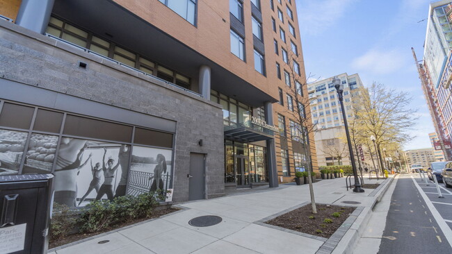 Building Photo - 2000 Clarendon Blvd