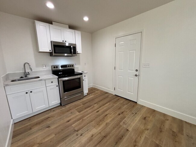 Foto del edificio - 5704 Wisteria Dr