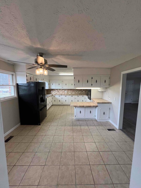 Building Photo - 16316 Granada Pl