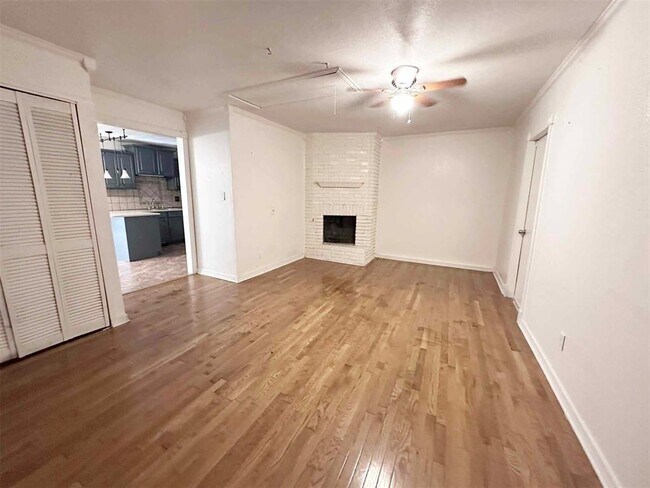 Foto del edificio - 208 Cherrywood Dr