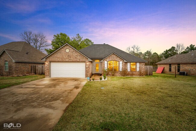 Building Photo - Check Out this 3 bed 2 bath in Benton