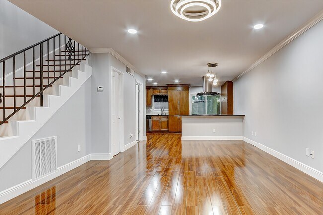 Foto del edificio - 7600 Burgoyne Rd