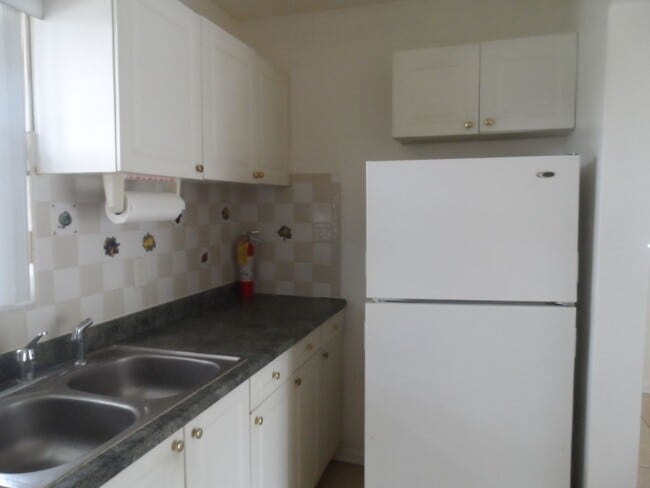 Building Photo - 1 BEDROOM HOME - NO PETS - AVAILABLE NOW