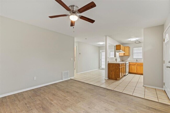Foto del edificio - 601 Dogwood Ave
