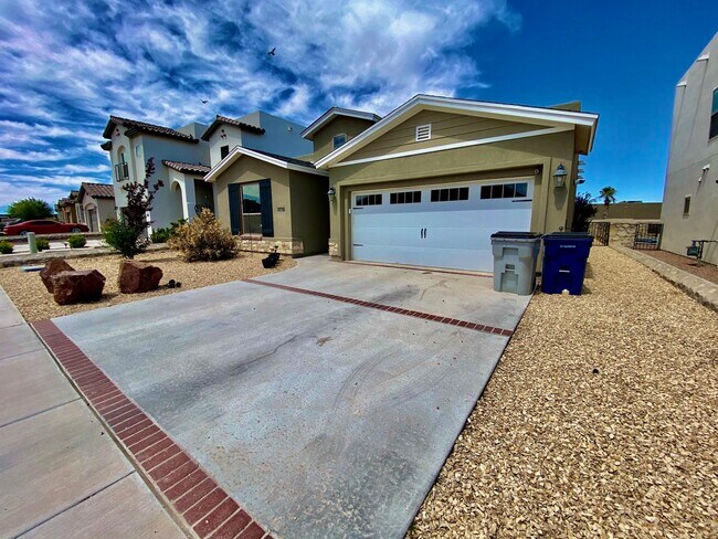 Building Photo - 3135 Red Creek