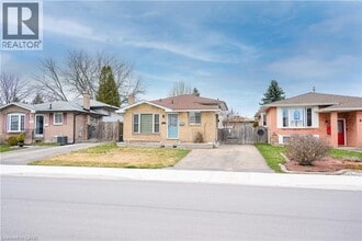 Building Photo - 48 Larchwood Cir