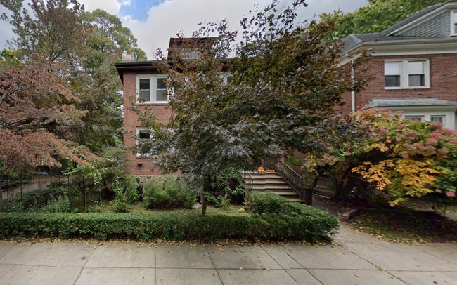 Building Photo - 33 Greycliff Rd