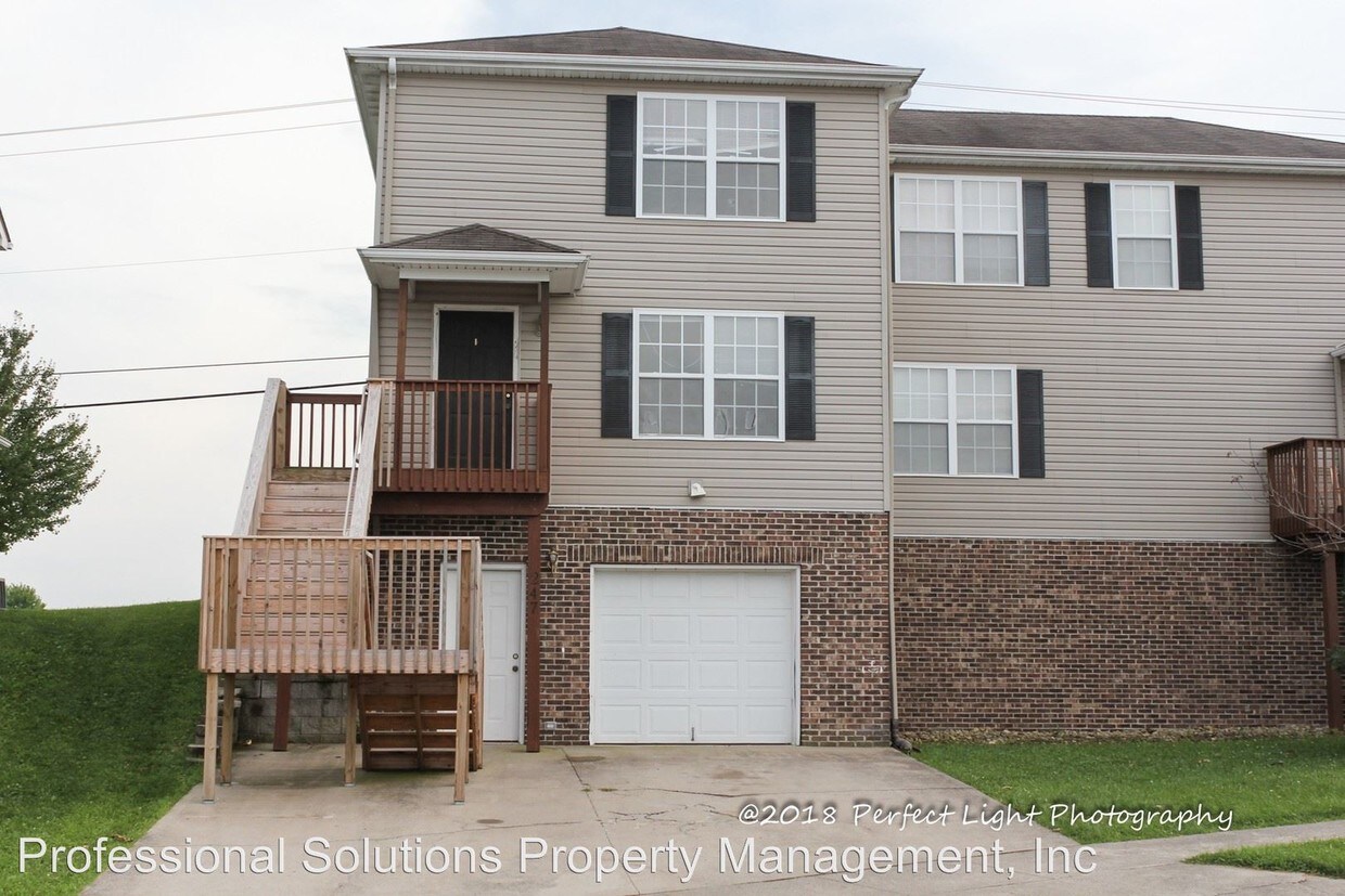 Primary Photo - 2 br, 2.5 bath Apartment - 247 April Way