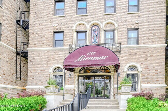 Foto del edificio - 1700 Webb St