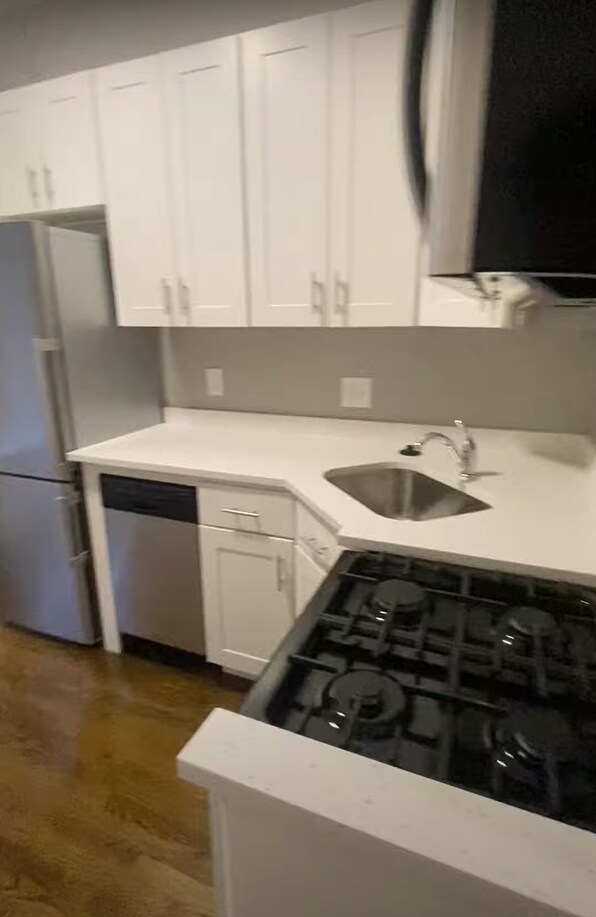 Foto del edificio - 63 Park Dr