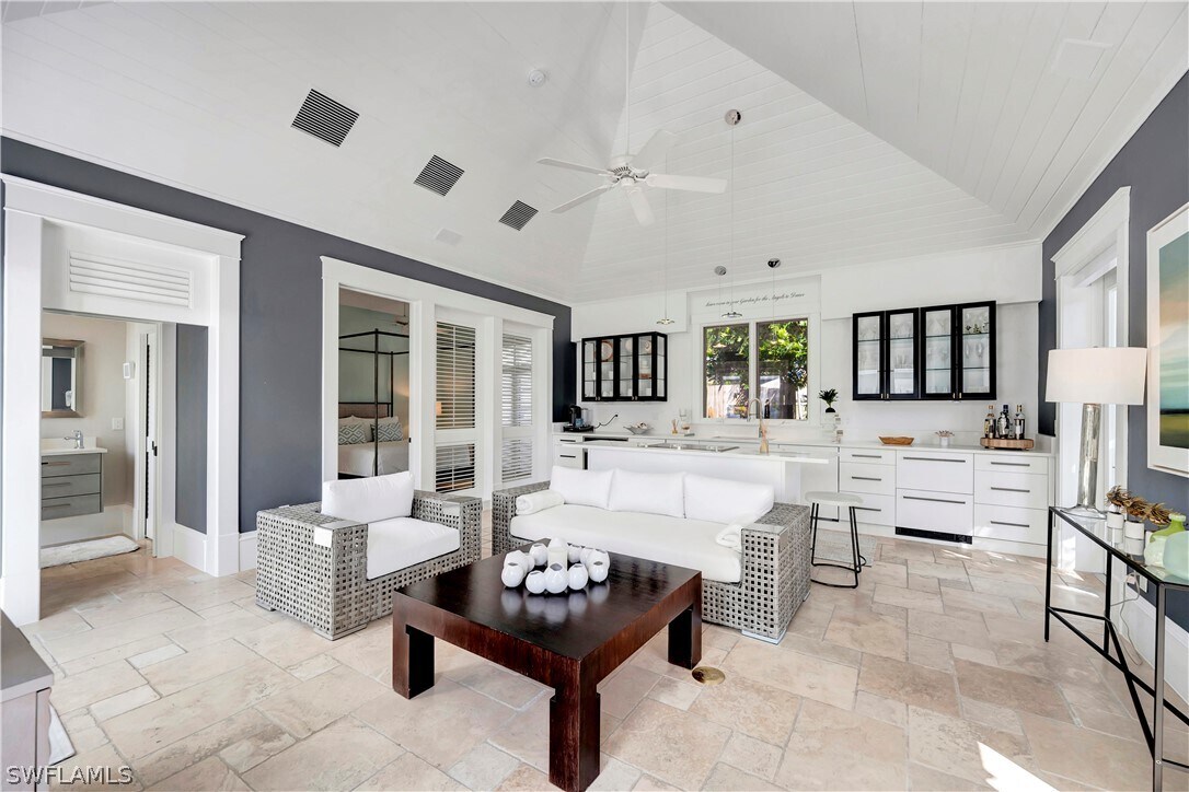 Foto del edificio - 1375 Gordon Dr