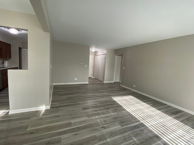 Building Photo - 2650 Brookwood Way Dr