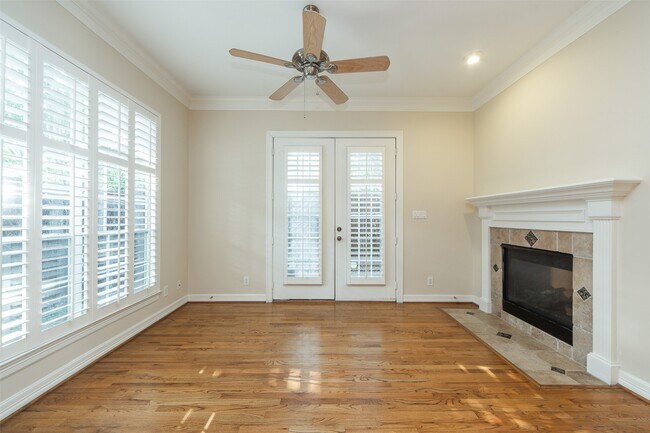 Foto del edificio - 6318 Elm Ct