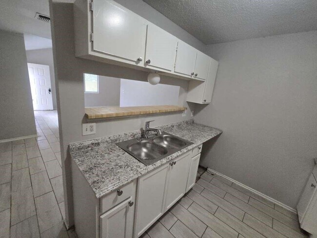 Foto del edificio - 5400 Linda Ln