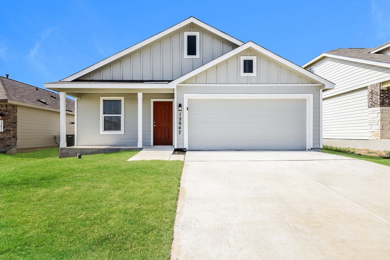 Foto principal - 12047 Links Pkwy