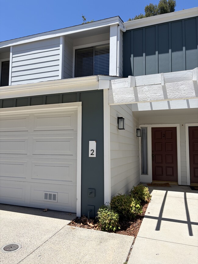Building Photo - 18241 Andrea Cir N