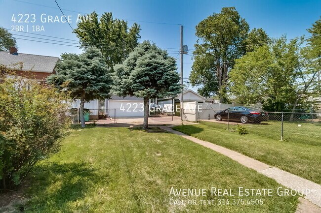 Foto del edificio - 4223 Grace Ave