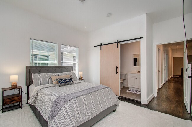 Foto del edificio - 3309 Webster St