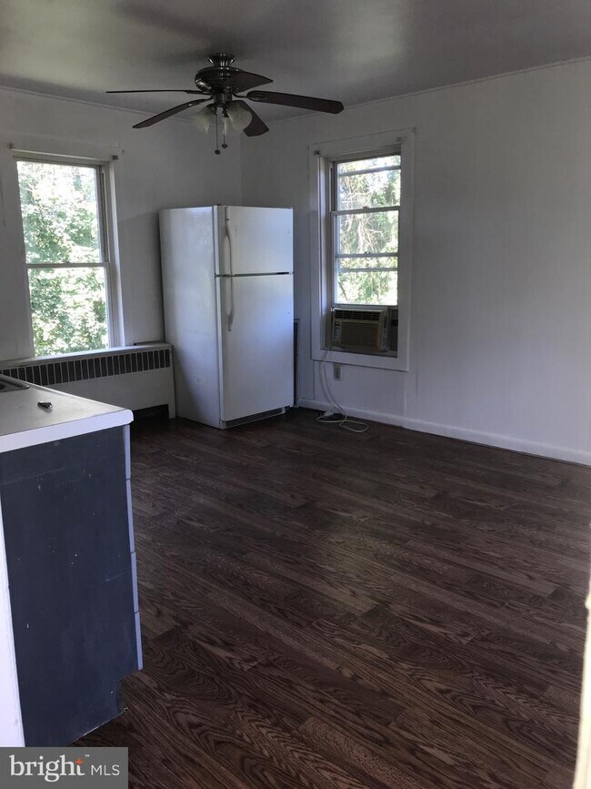 17 Martel St Unit B, Mantua Township, NJ 08051 Apartment for Rent in