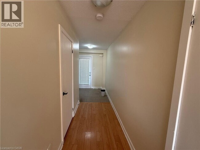 Building Photo - 148 Crafter Cres