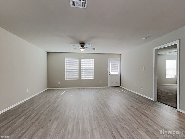 Foto del edificio - 7802 Blue Gulf Dr
