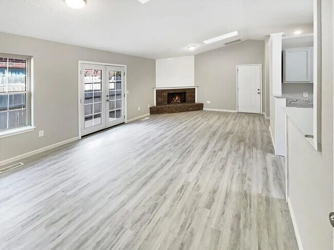 Building Photo - 955 W Tesio Way