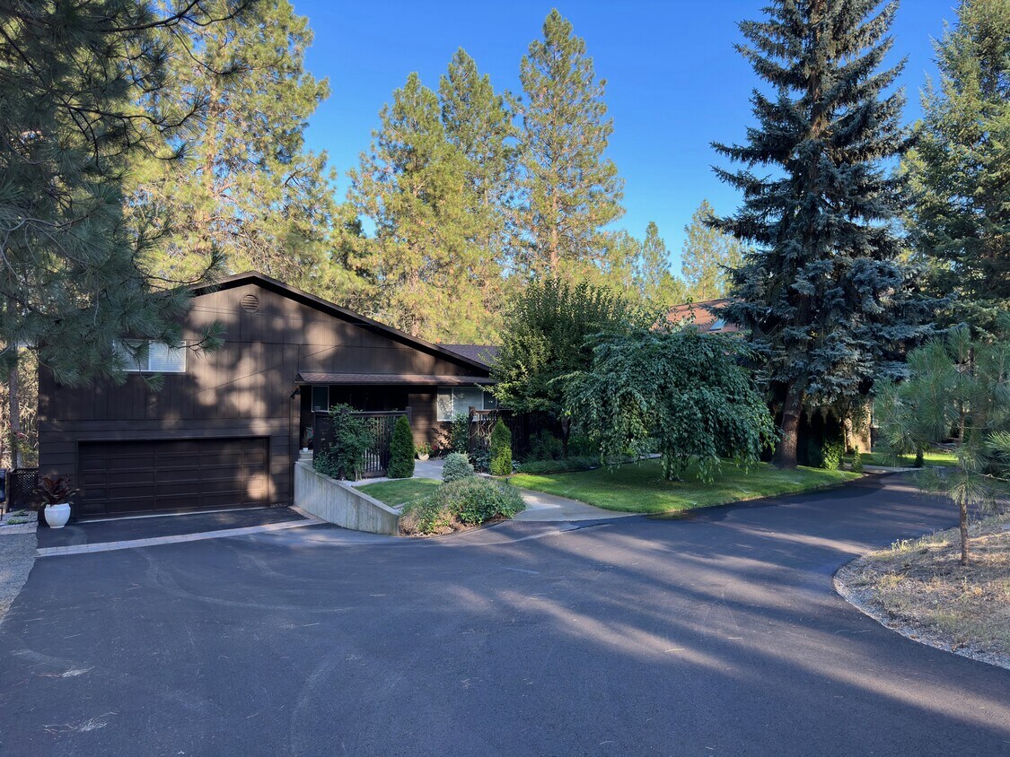 Primary Photo - 7223 S Cedar Rd