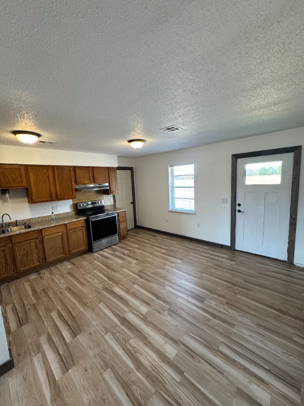 Building Photo - 472063 OK-101