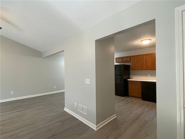 Building Photo - 4007 Chapman Dr