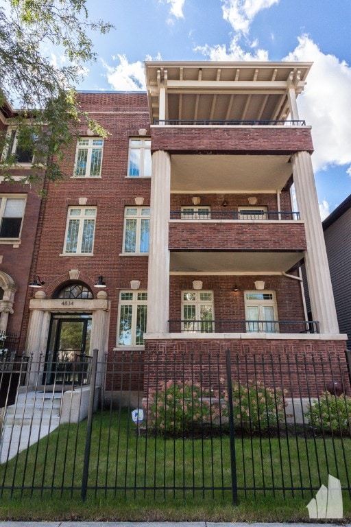 Building Photo - 4834 S King Dr