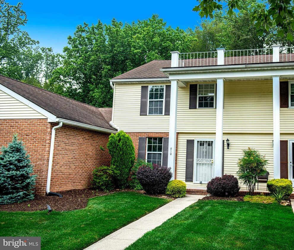 Foto principal - 910 Candlelight Ct