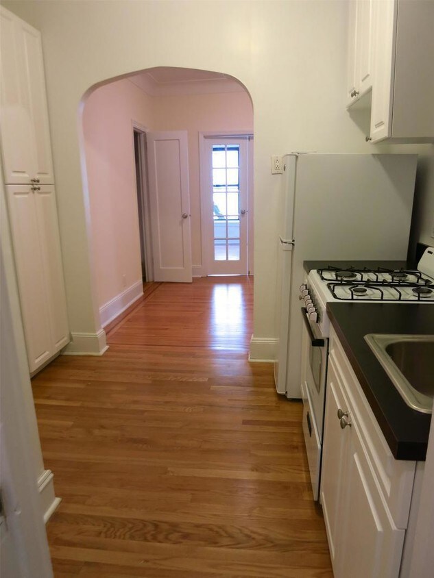 Primary Photo - 1606 1st Avenue