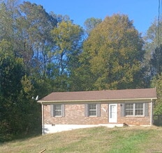 Building Photo - 251 Greenwood Dr
