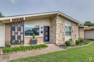 Building Photo - 8554 Strathmore Dr