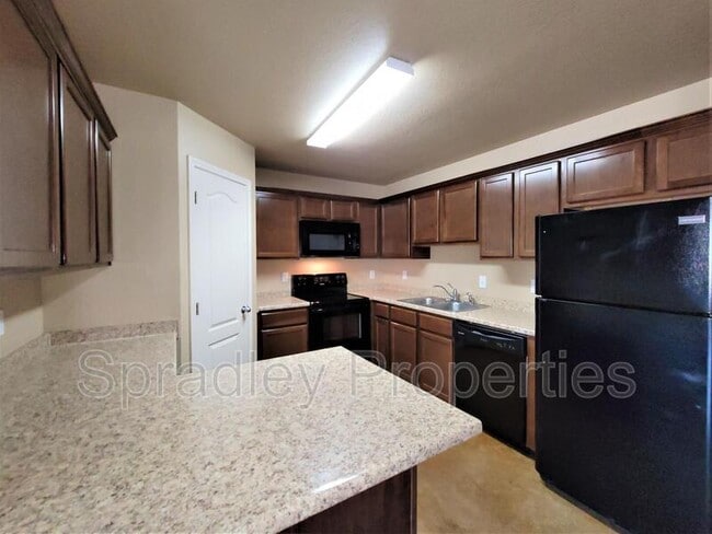 Building Photo - 4825 Deep Drive
