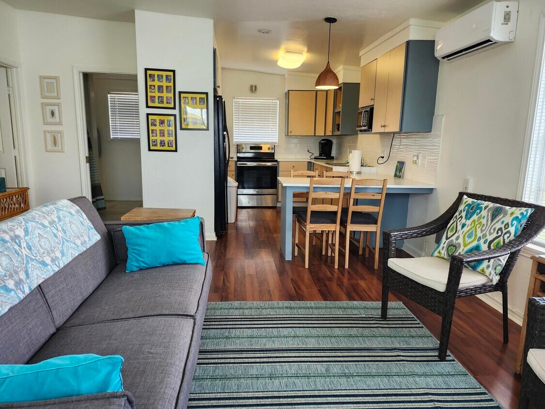 Primary Photo - 4215 Hardin Dr