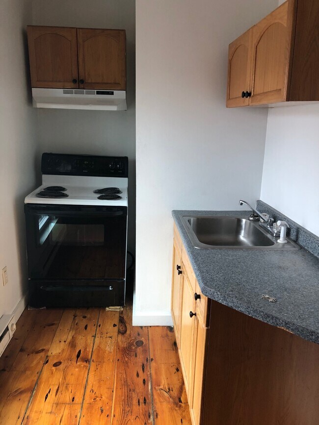 Building Photo - 21 Pleasant St