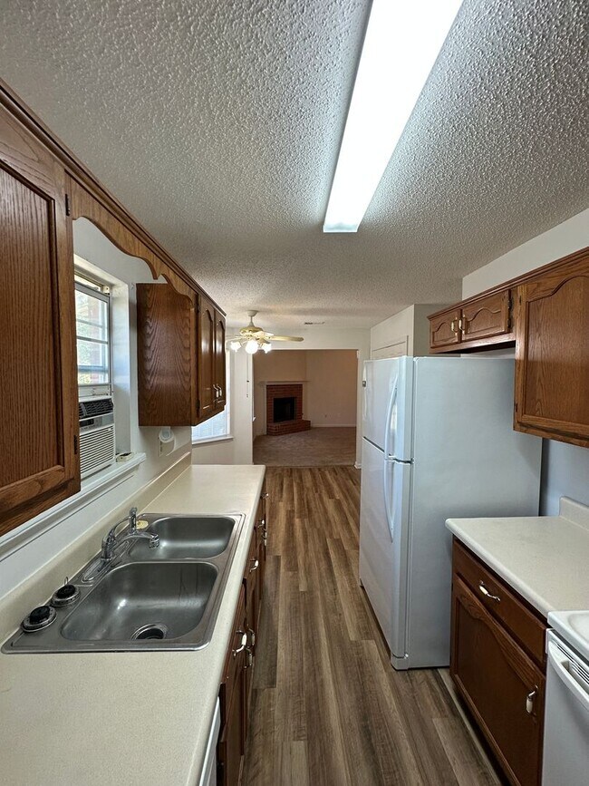 Foto del edificio - Adorable 3 BR/ 2 BA in Richwood!