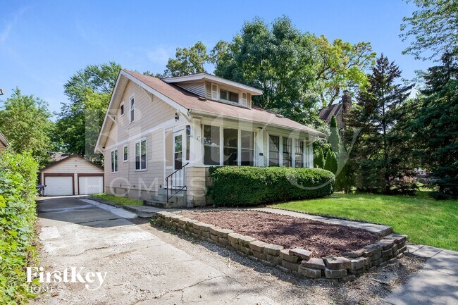 Building Photo - 1217 Hickory St