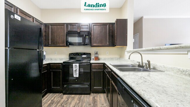 Foto del edificio - 4610 Crowne Lake Cir