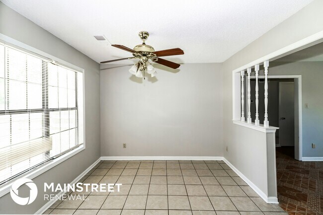 Building Photo - 4475 Window Dr