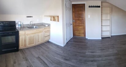 Building Photo - 815 N Sierra St