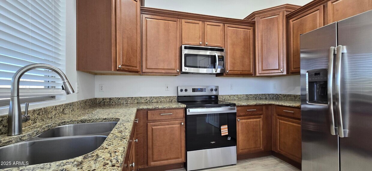 Foto principal - 9971 S 183rd Ln