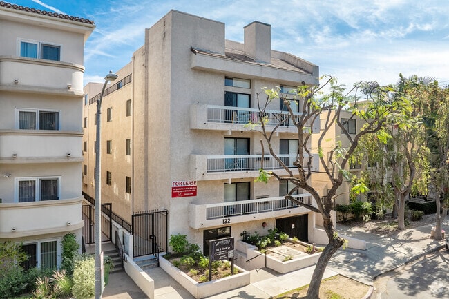 Building Photo - 132 Clark Dr