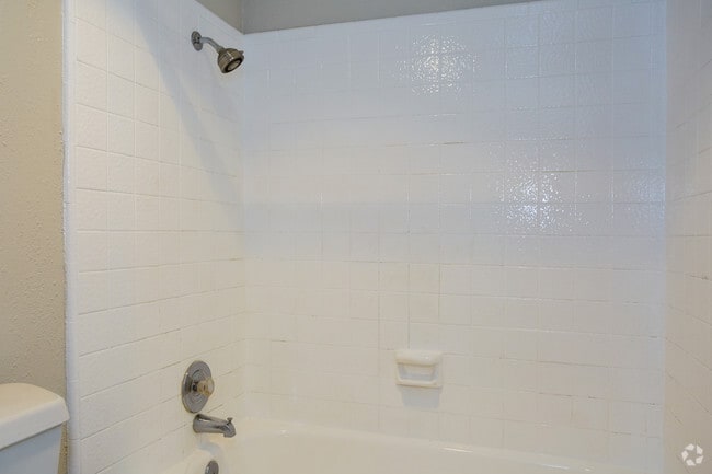 1BR, 1BA - 701 SF - Canyon Pines Apartments