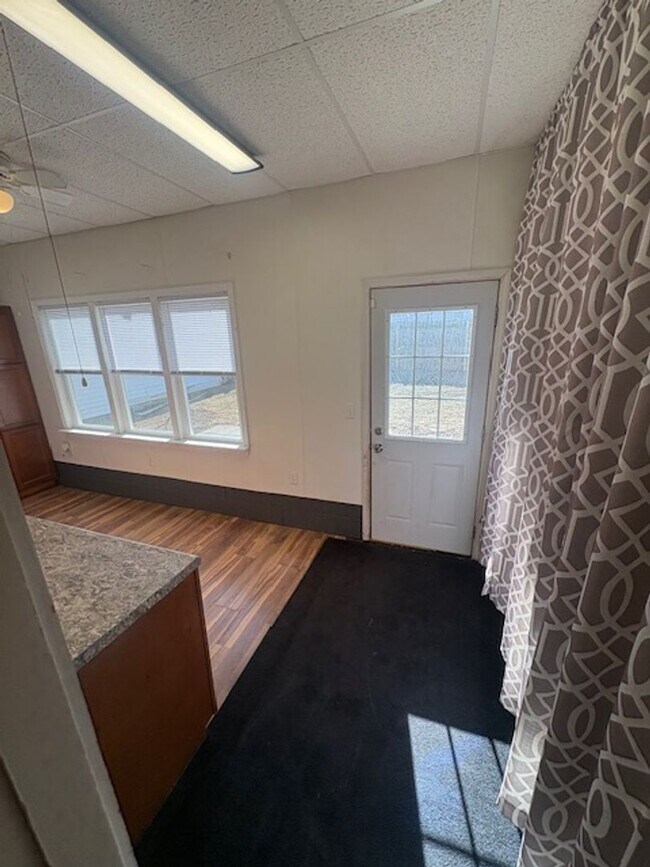 Foto del edificio - House with Garage for Rent 2 BR/ 2BA in Peoria 61604