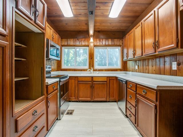 Building Photo - 1800 Oak Bnd Trl